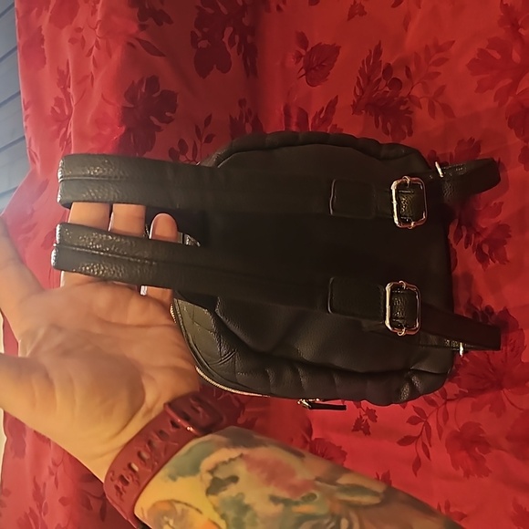 NWOT Adrienne Vittadini backpack purse - Picture 2 of 11
